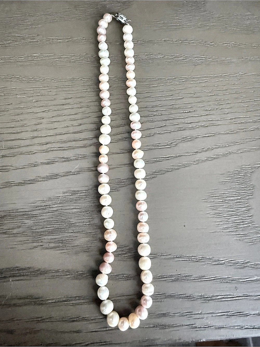 Pearl Beaded Necklace in White & Pink